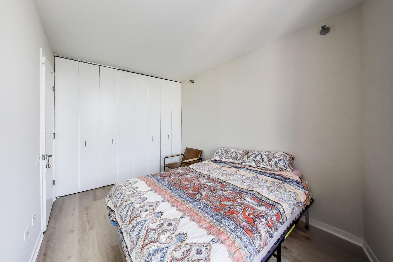 400 N LASALLE Drive Unit: 2212