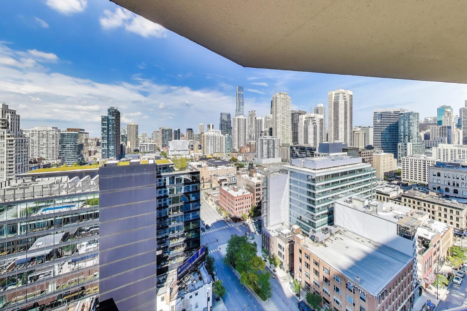 400 N LASALLE Drive Unit: 2212