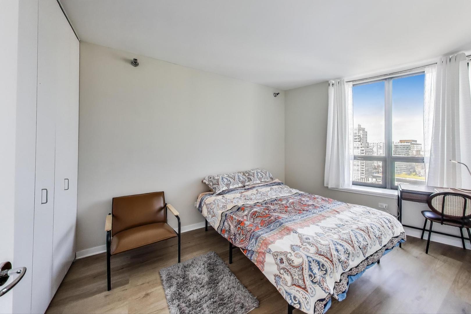 400 N LASALLE Drive Unit: 2212