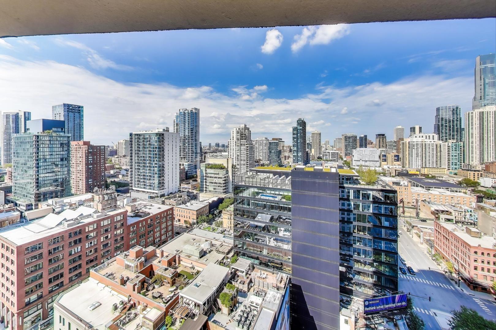 400 N LASALLE Drive Unit: 2212