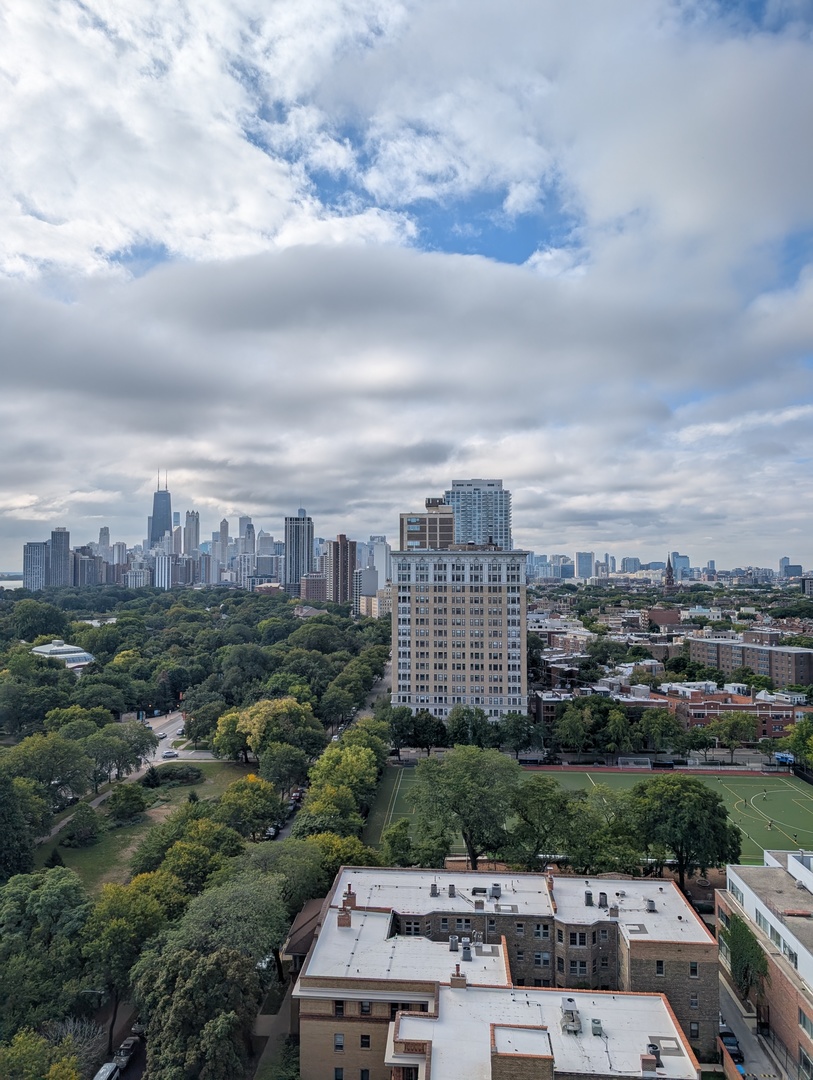 2300 N Lincoln Park West Unit: 206