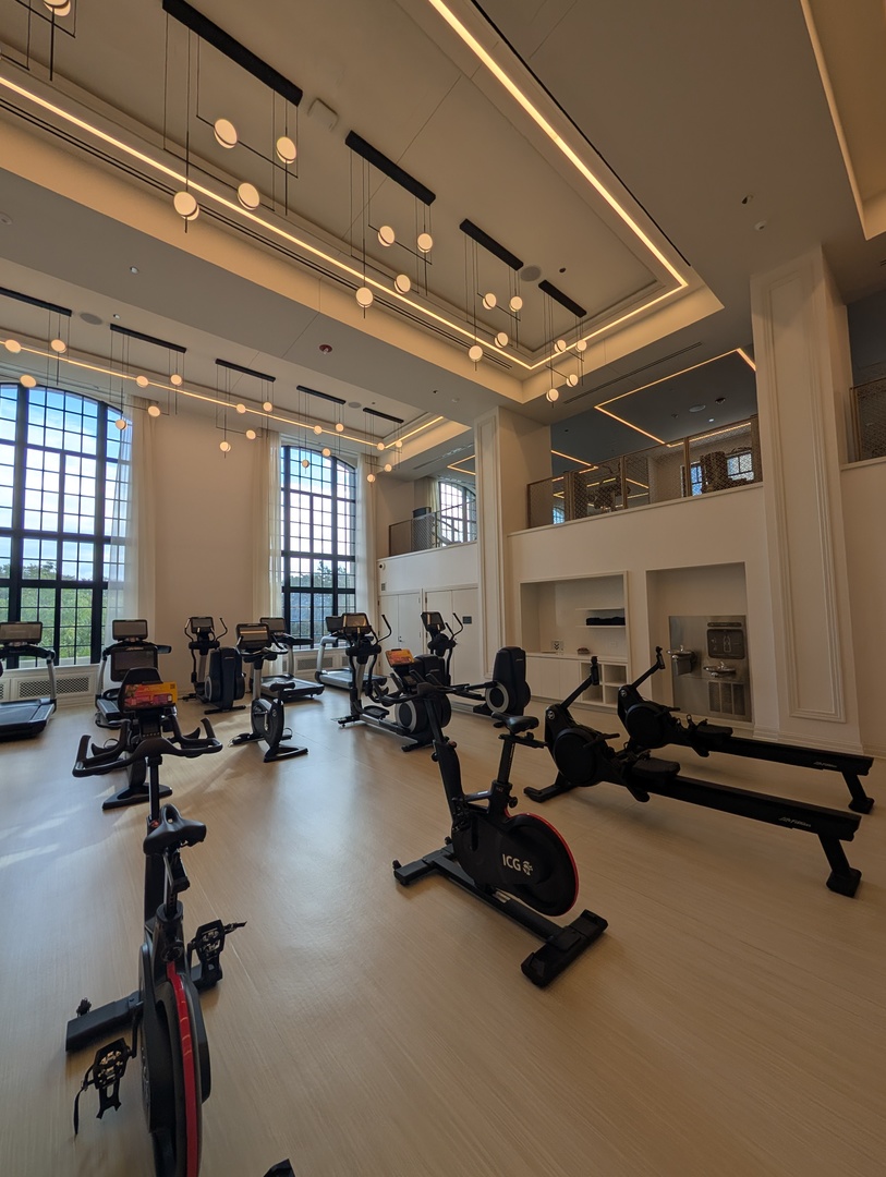 2300 N Lincoln Park West Unit: 206