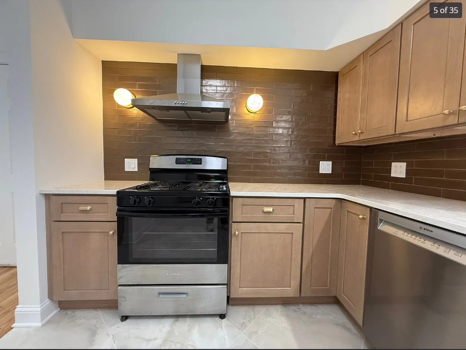 3706 N Wilton Avenue