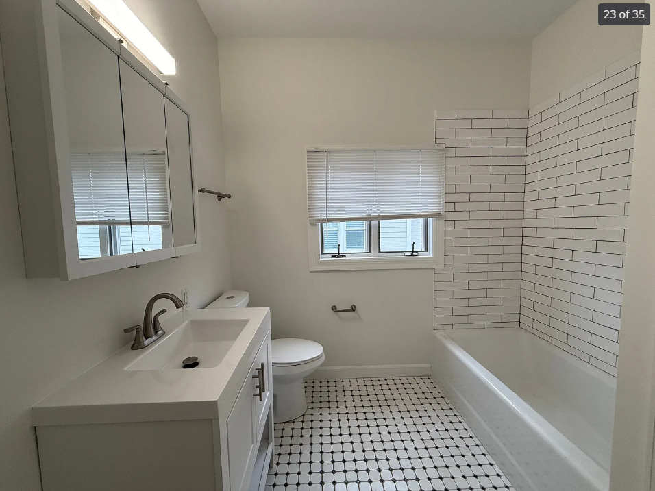 3706 N Wilton Avenue