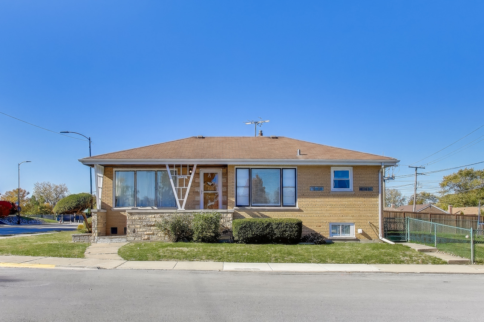 10252 S Fairfield Avenue