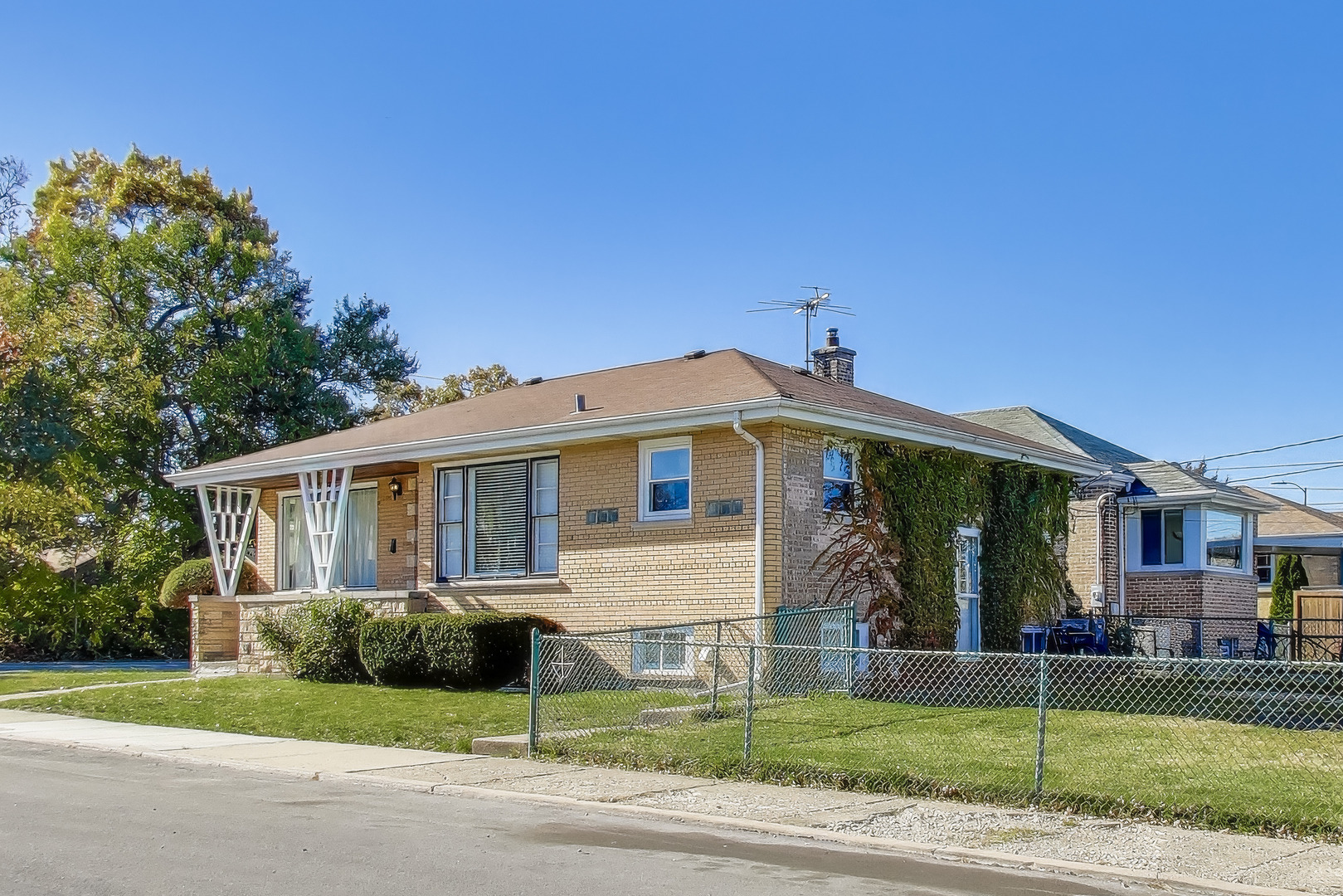 10252 S Fairfield Avenue