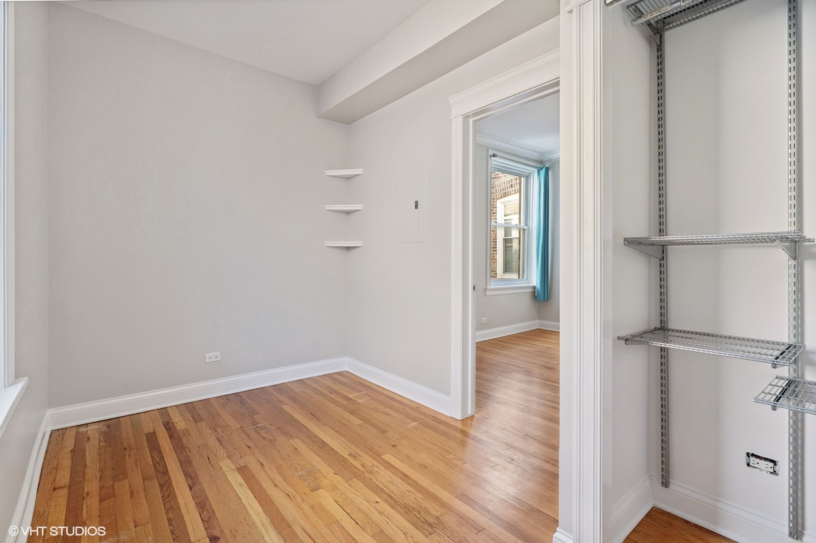 2345 W THOMAS Avenue Unit: 3R