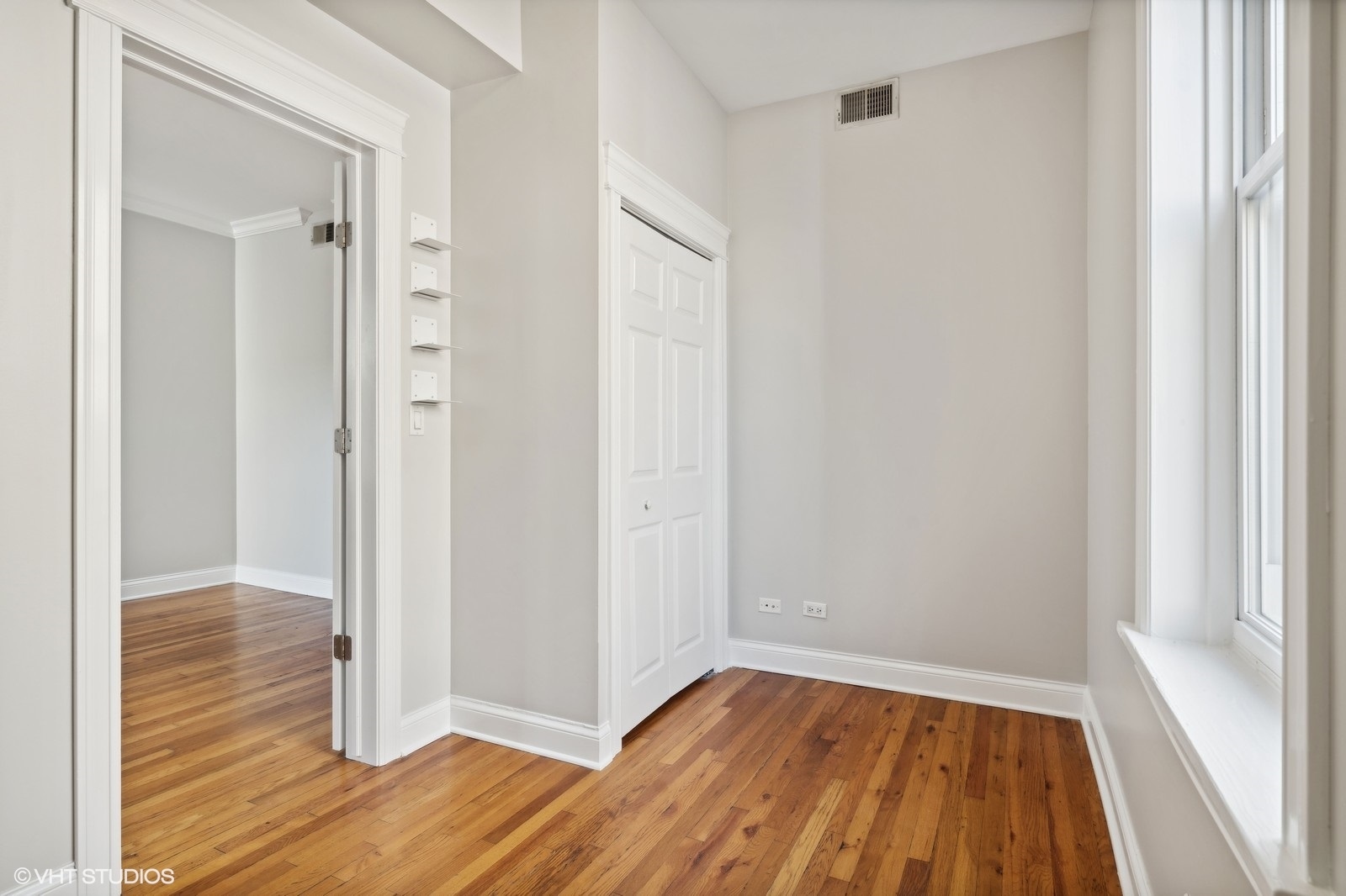 2345 W THOMAS Avenue Unit: 3R