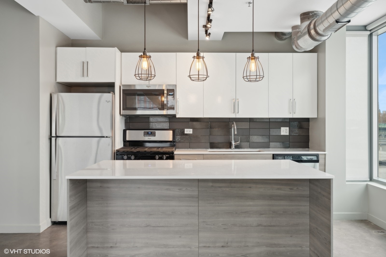 1241 N MILWAUKEE Avenue Unit: 401