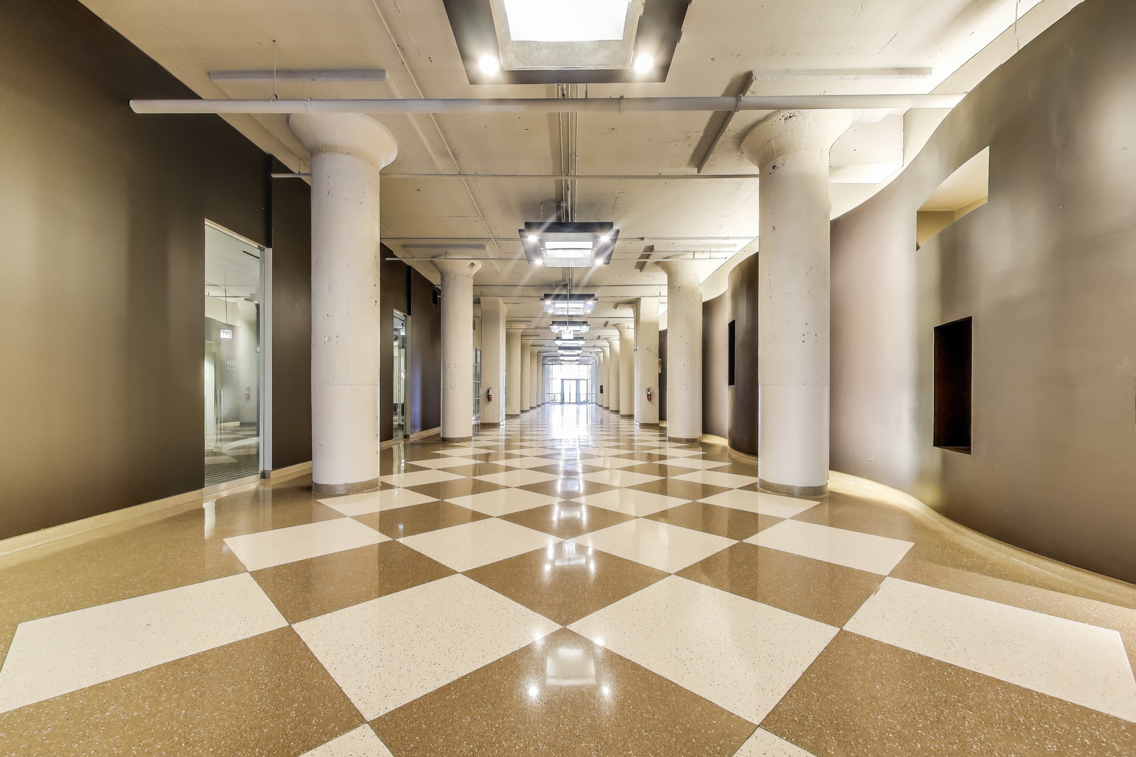 900 N KINGSBURY Street Unit: 1019