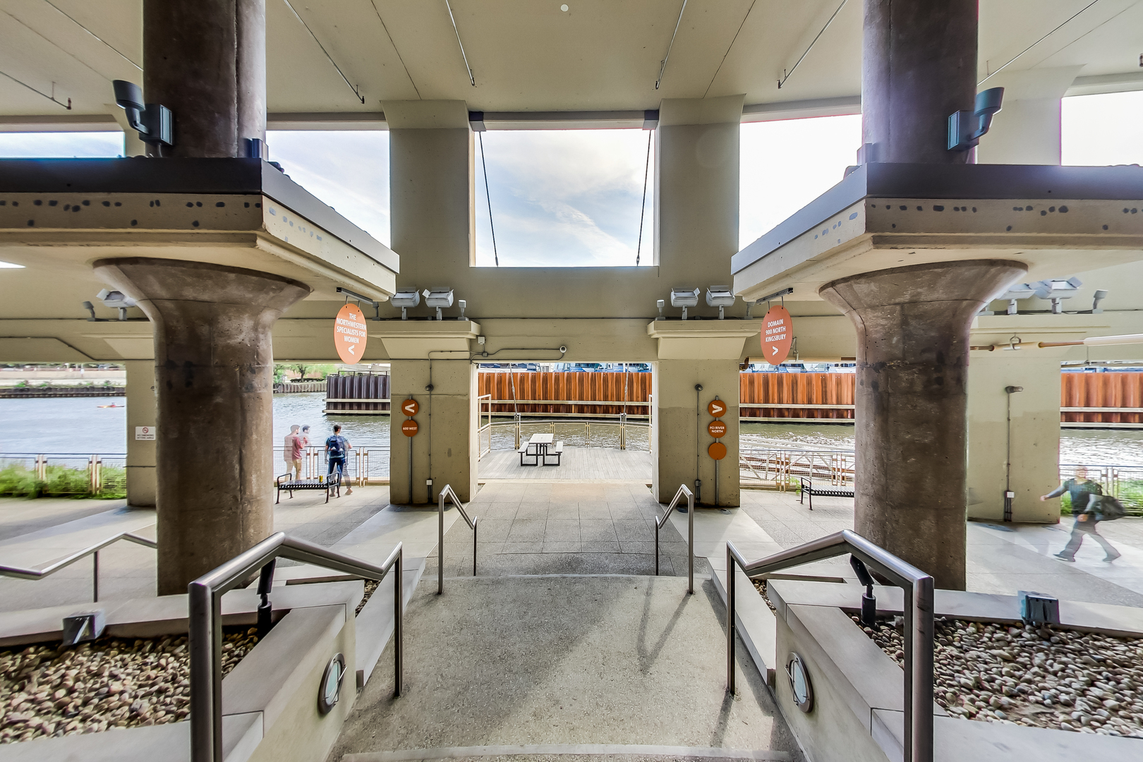 900 N KINGSBURY Street Unit: 1019