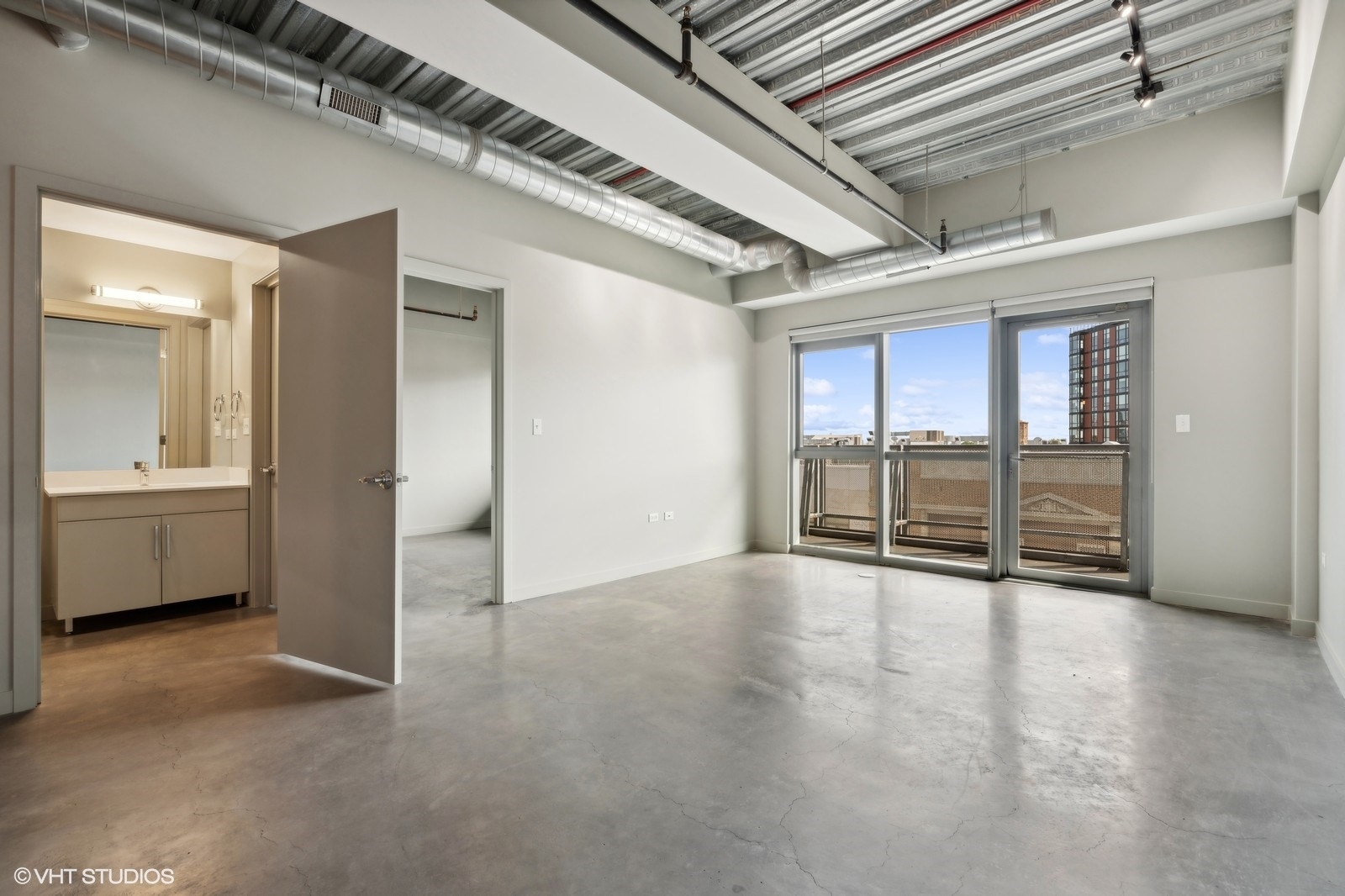 1241 N MILWAUKEE Avenue Unit: 707