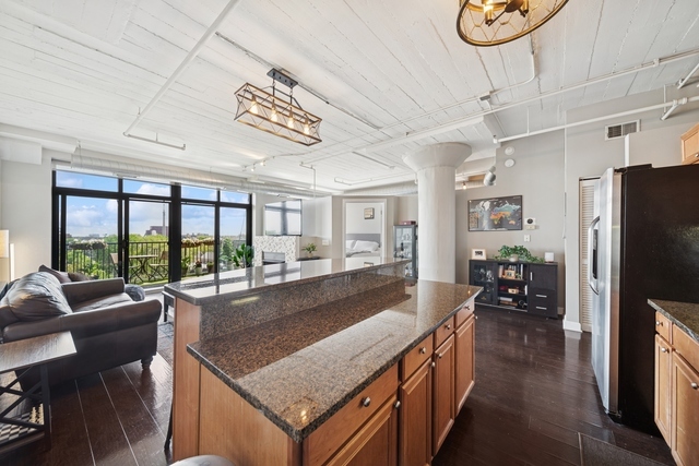 1524 S Sangamon Street Unit: 512-S