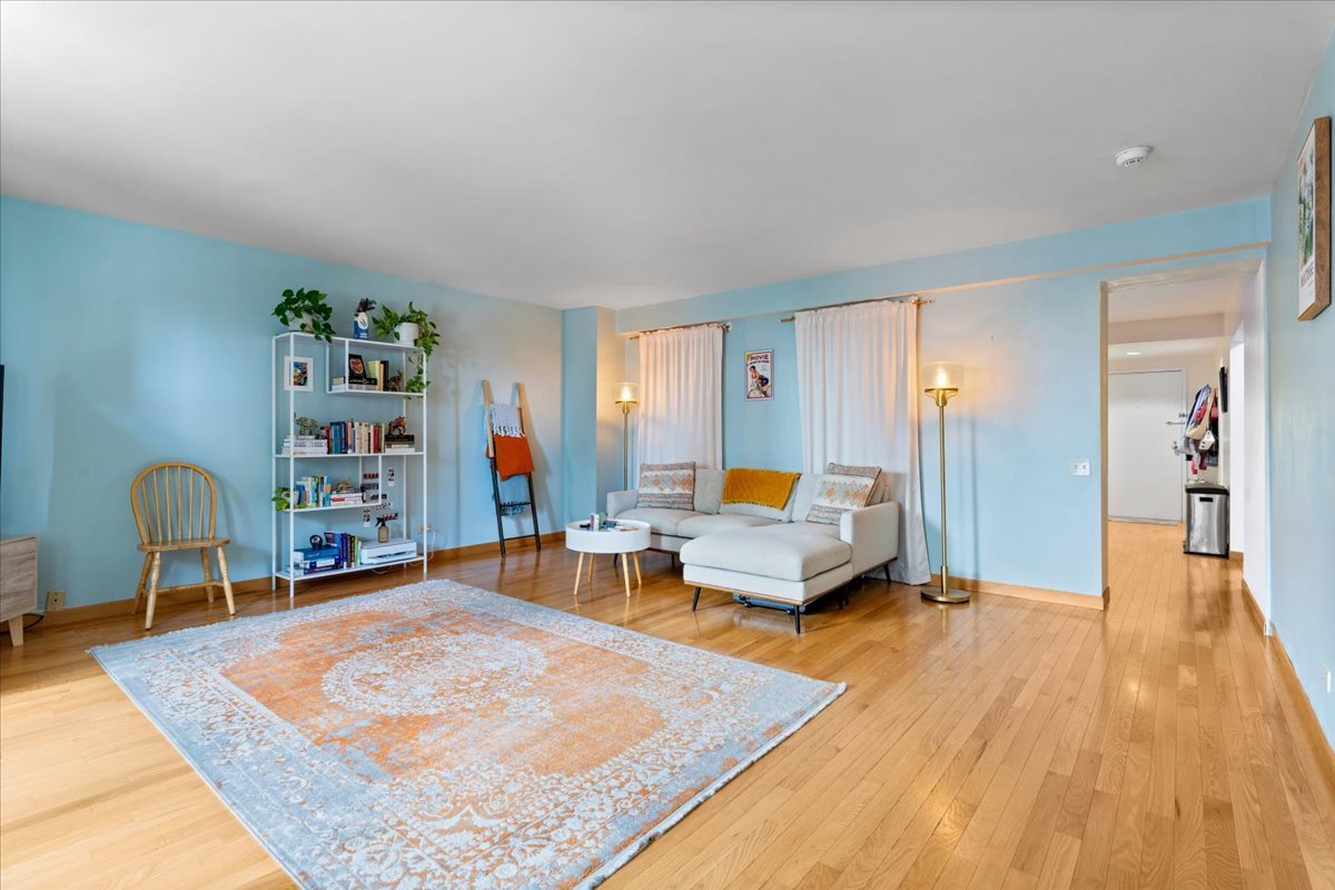 40 E 9th Street Unit: 1303