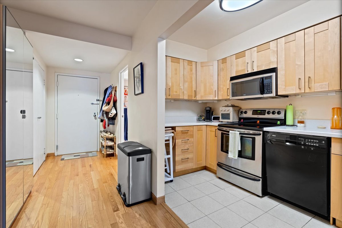 40 E 9th Street Unit: 1303