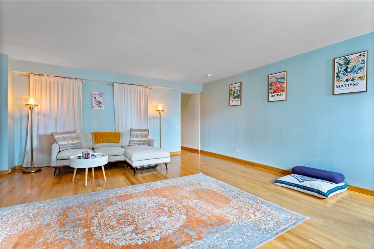 40 E 9th Street Unit: 1303