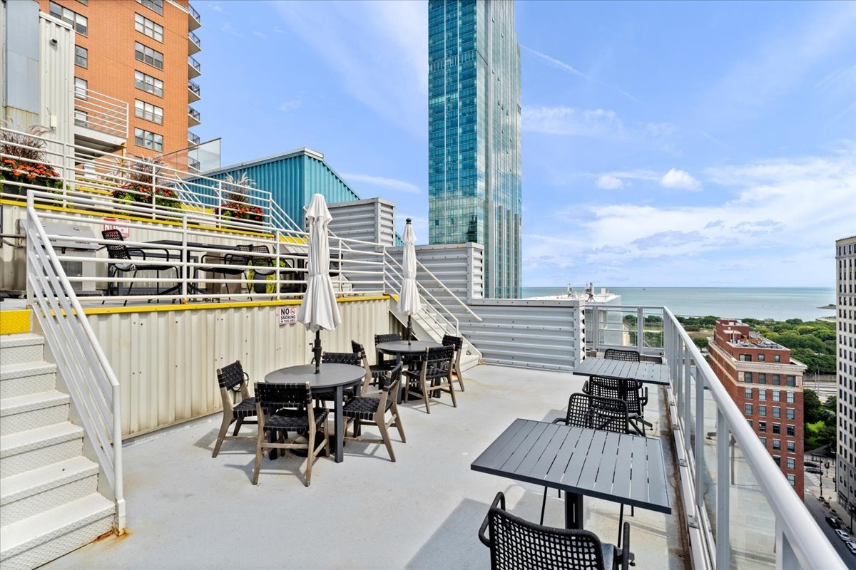 40 E 9th Street Unit: 1303