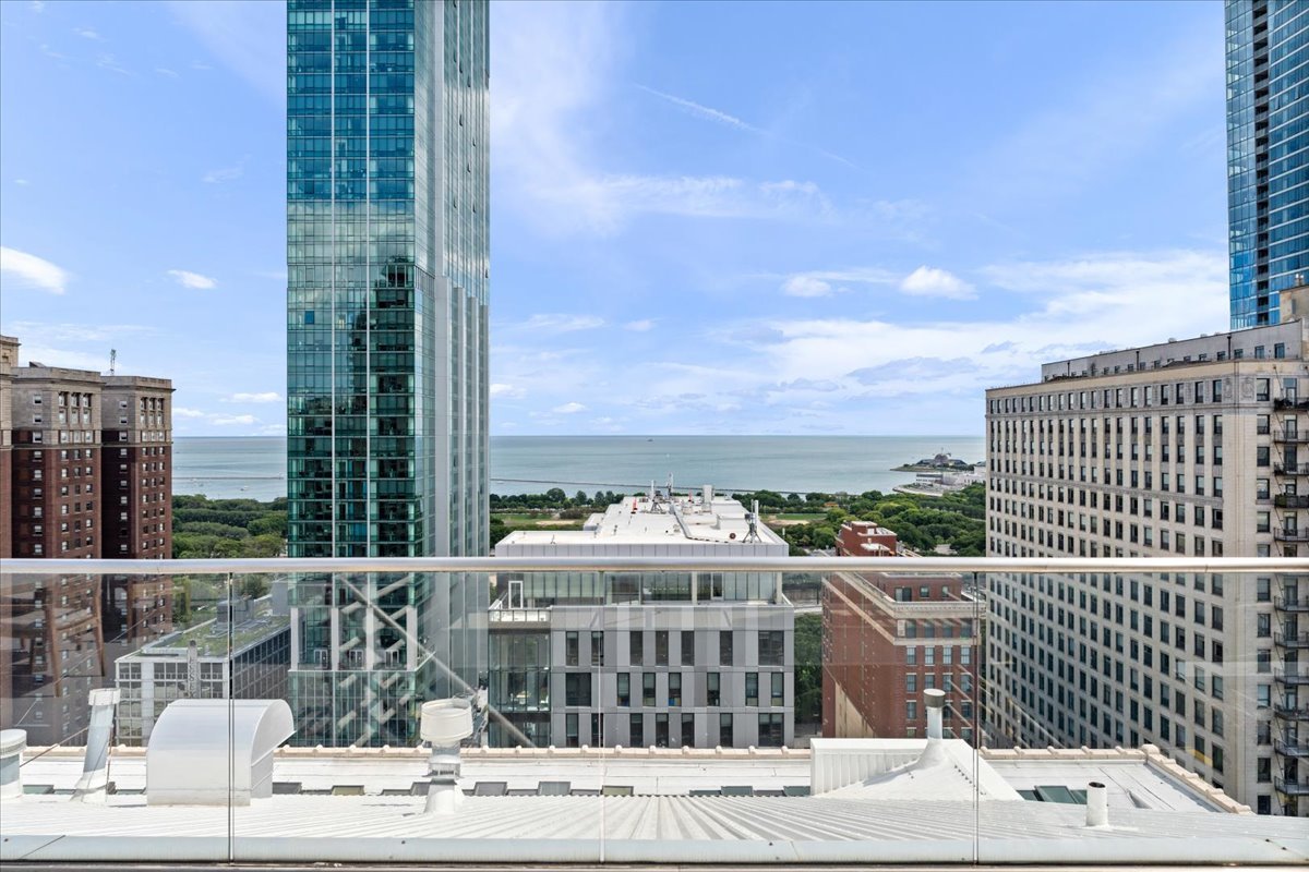40 E 9th Street Unit: 1303