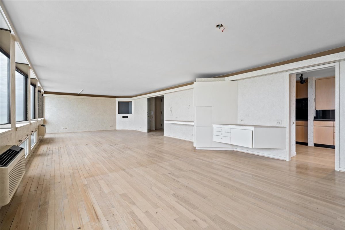 1110 N Lake Shore Drive Unit: 31N