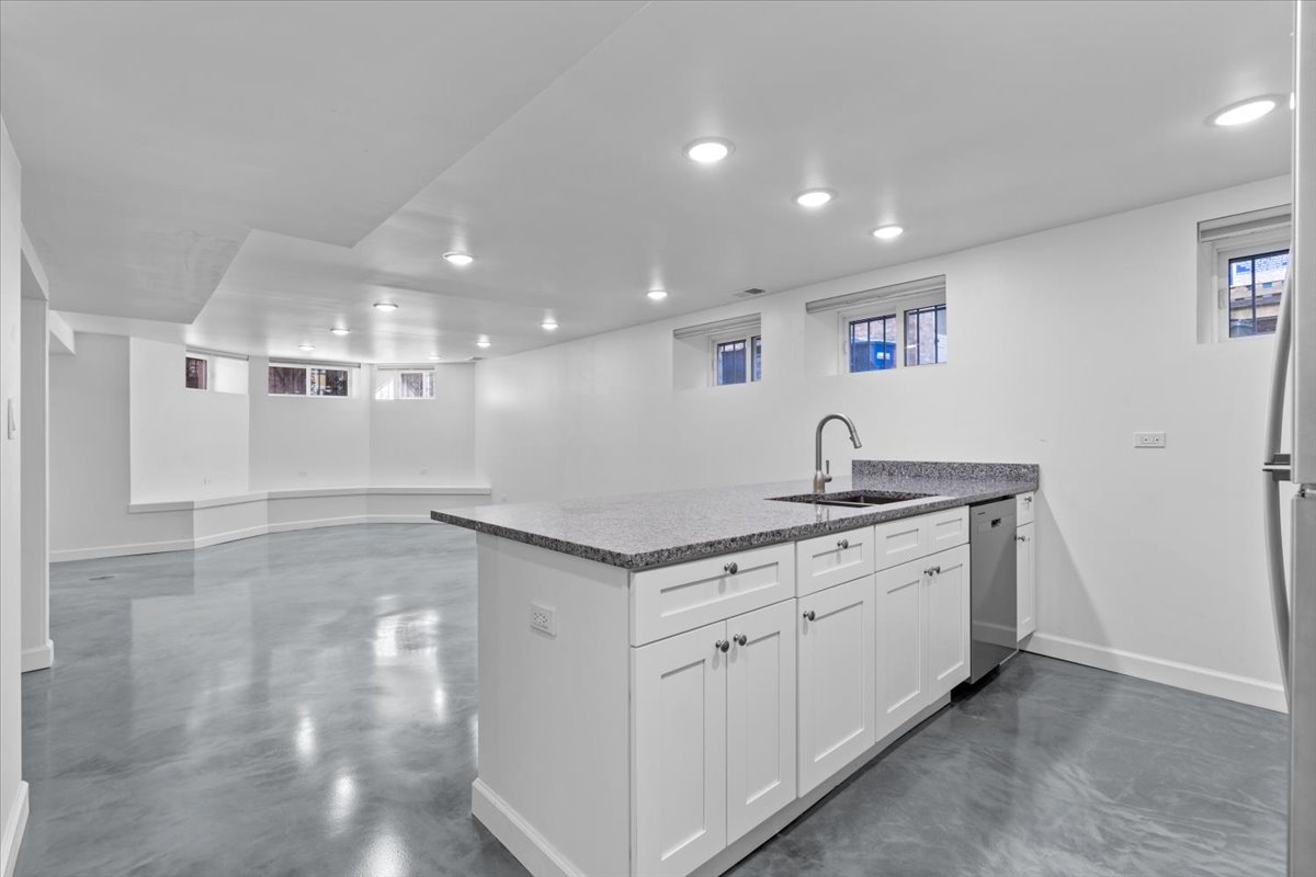 722 S Laflin Street Unit: G