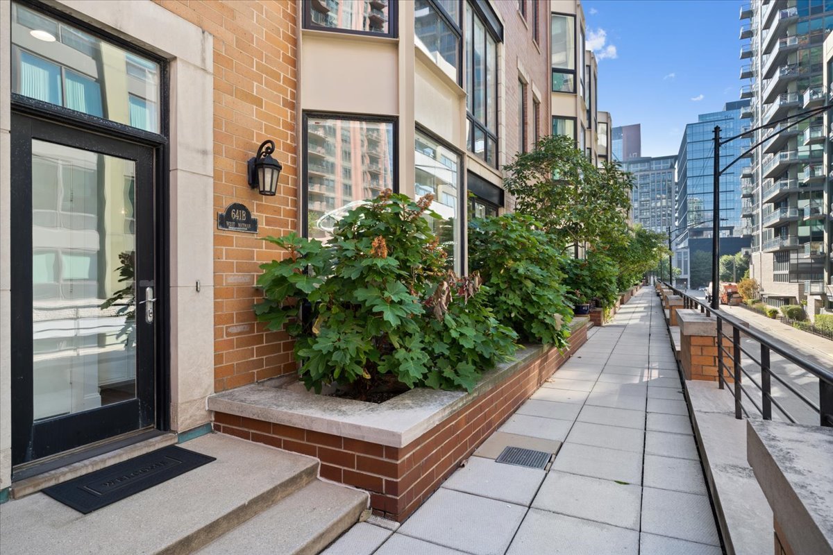 641 W Wayman Street Unit: B