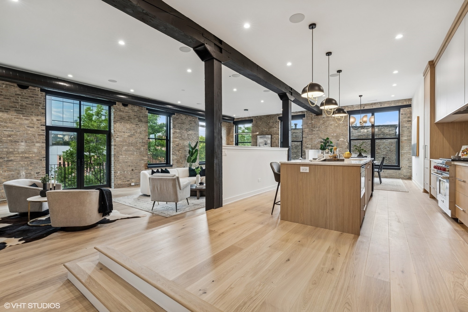 401 N Aberdeen Street Unit: 2N