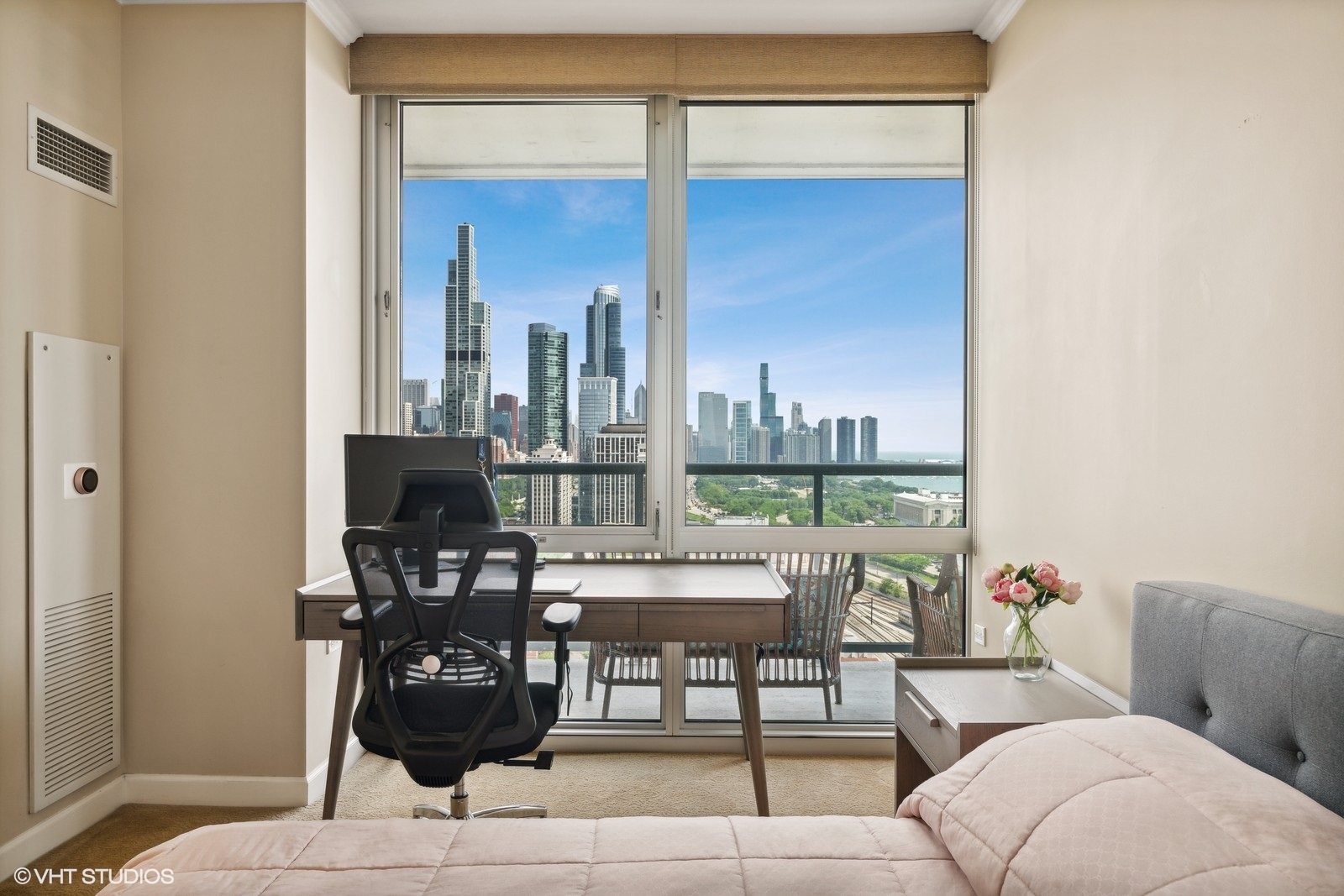 1629 S Prairie Avenue Unit: 2301