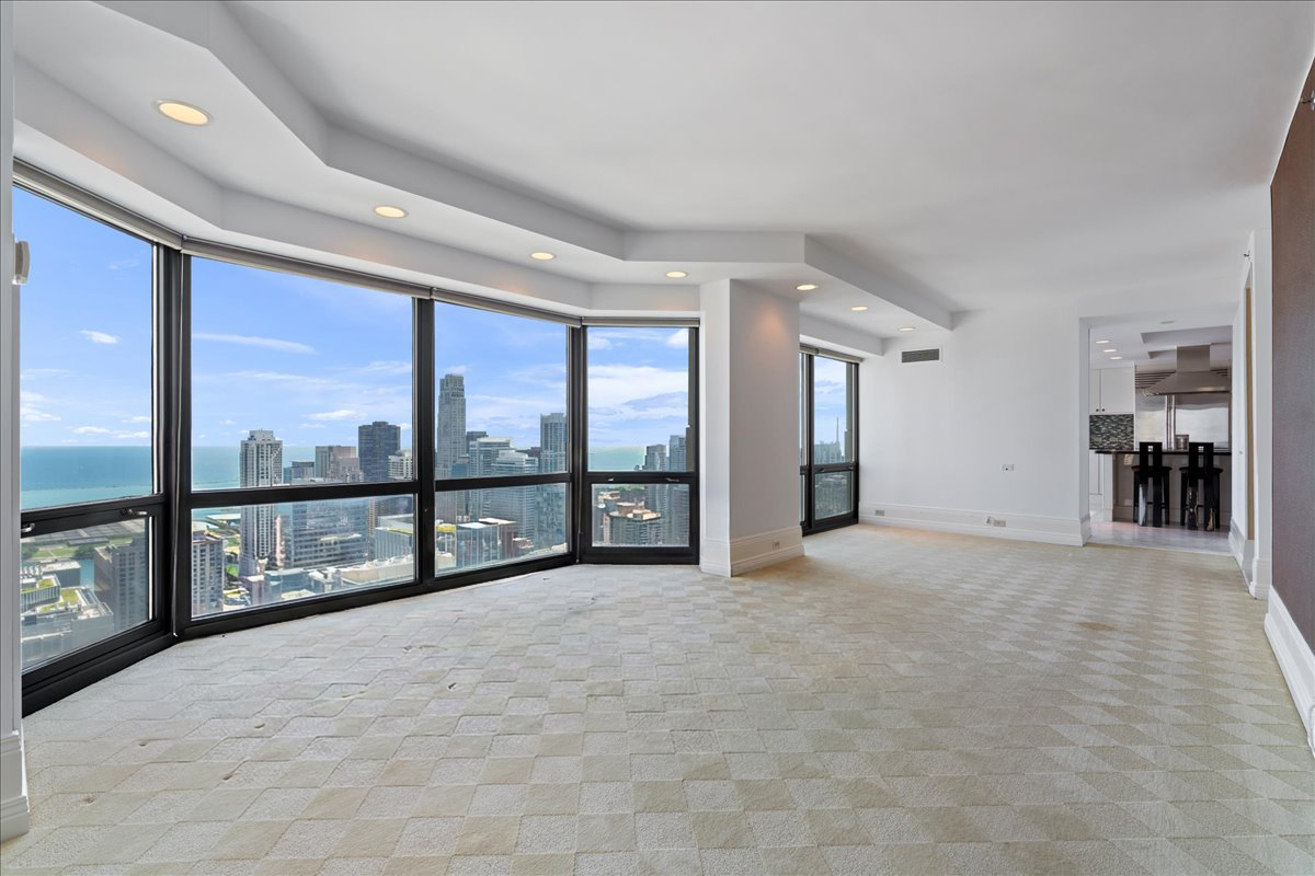 100 E Huron Street Unit: 4703