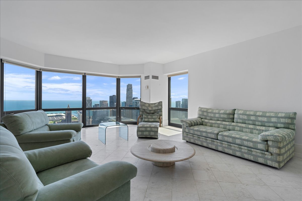 100 E Huron Street Unit: 4703