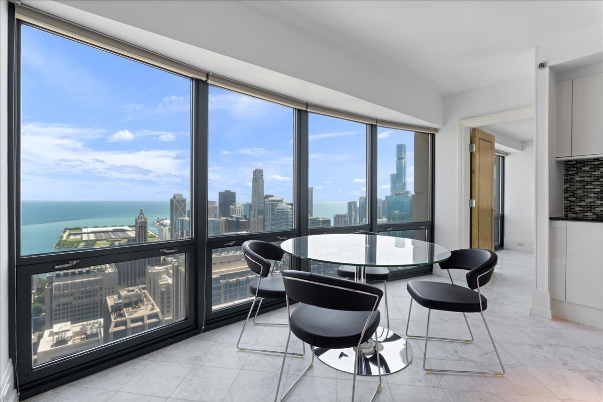 100 E Huron Street Unit: 4703