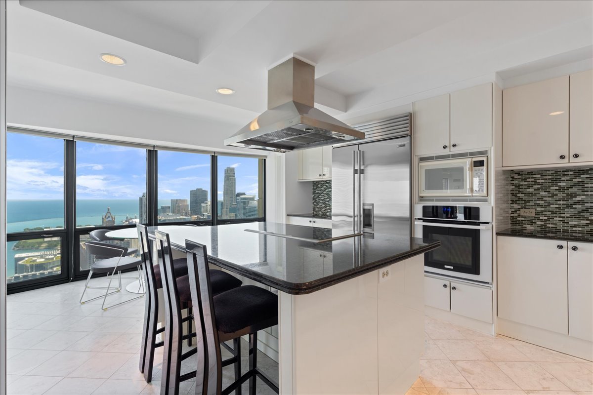 100 E Huron Street Unit: 4703