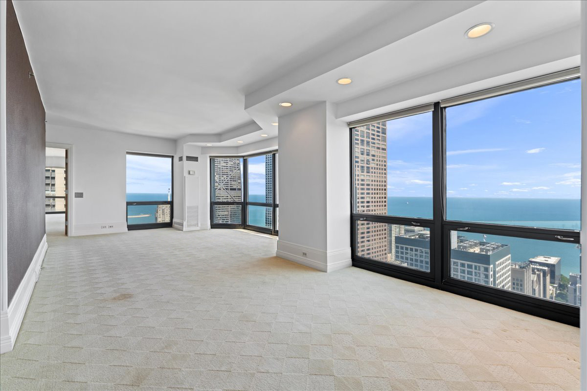 100 E Huron Street Unit: 4703