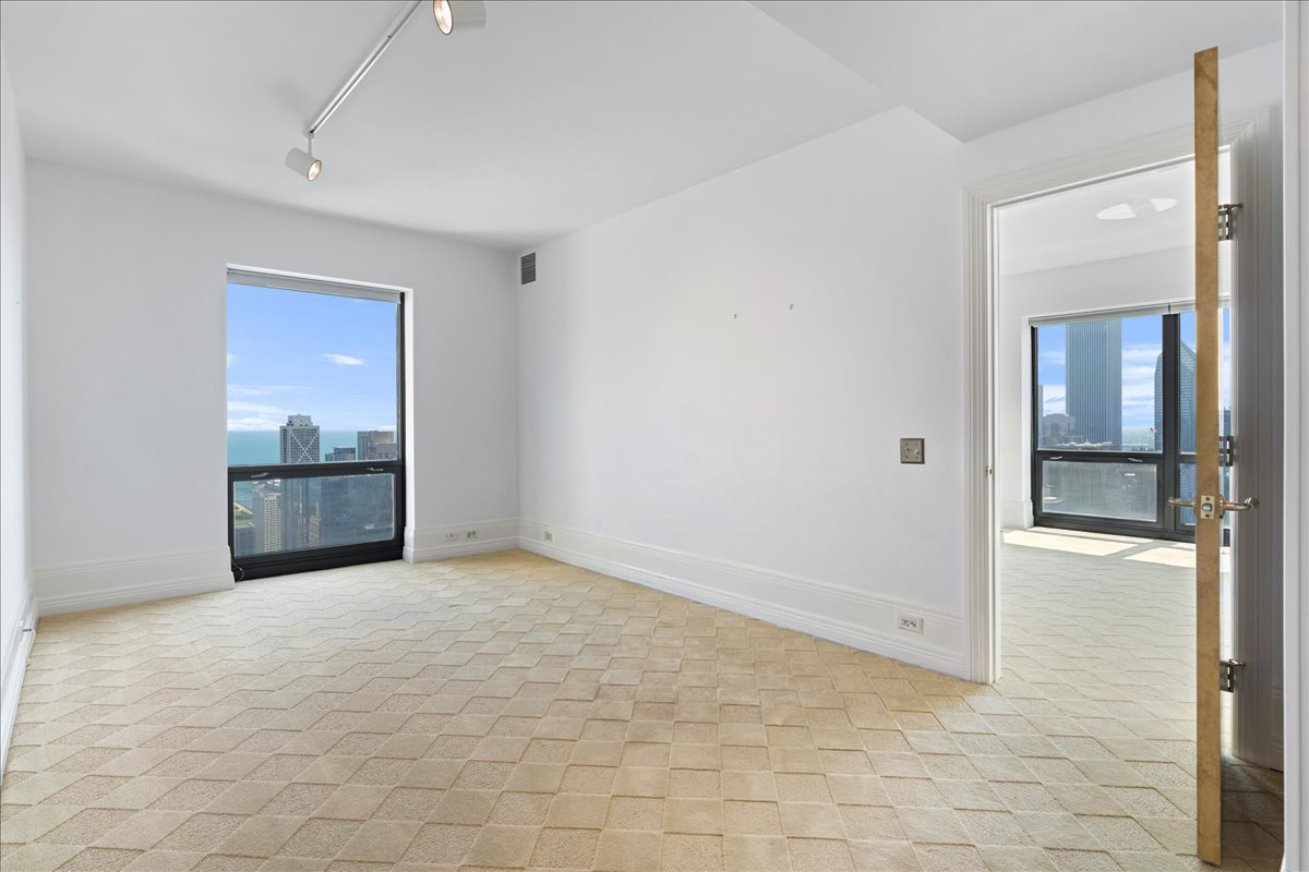 100 E Huron Street Unit: 4703