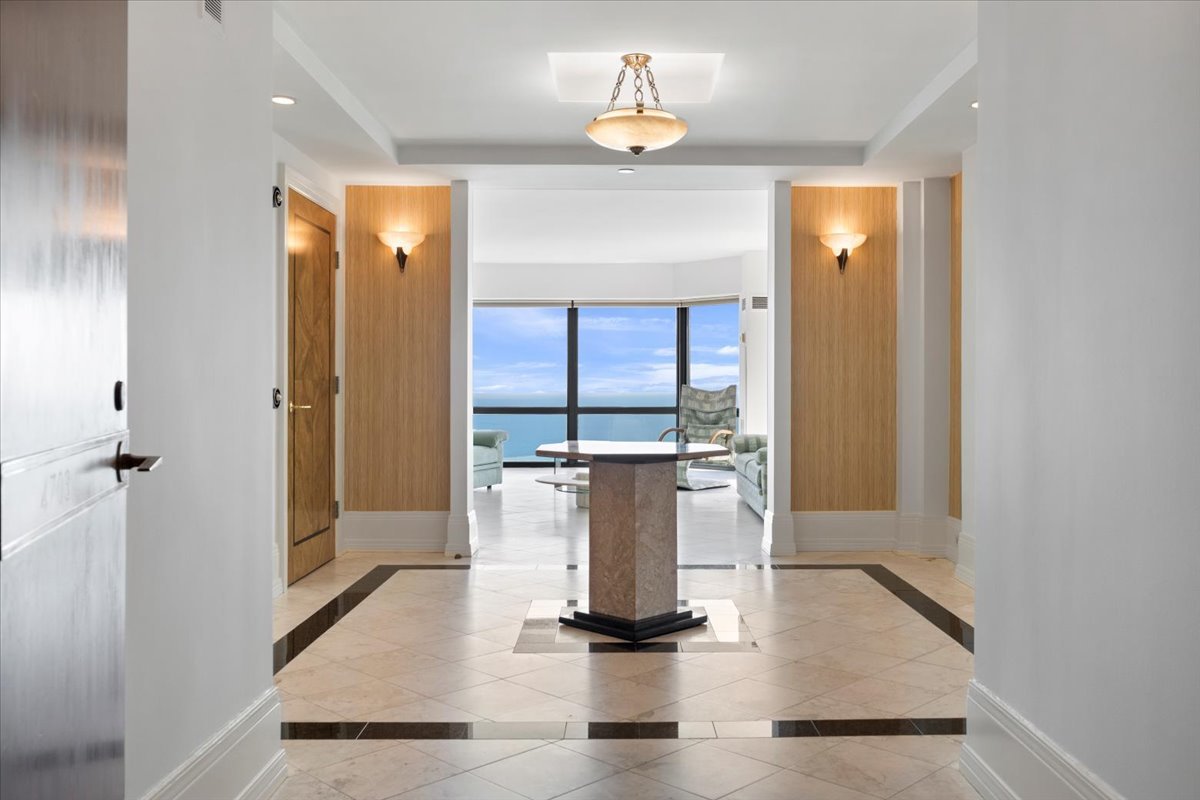 100 E Huron Street Unit: 4703