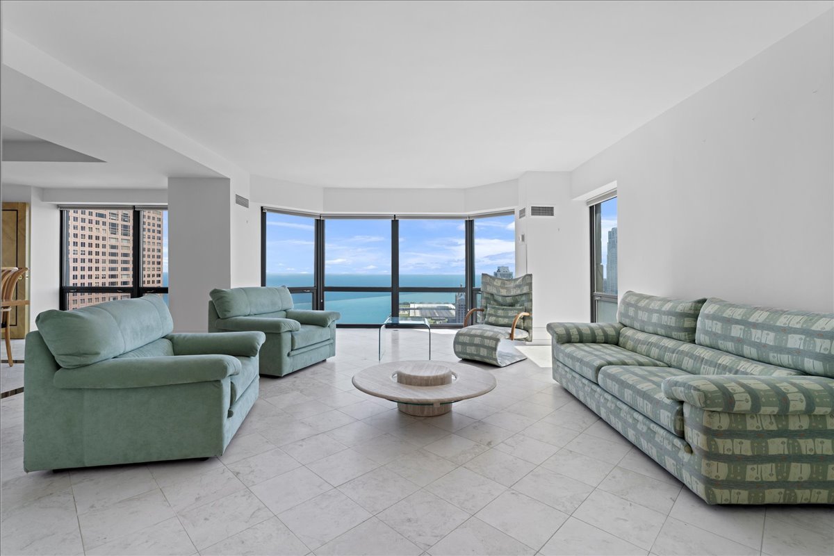 100 E Huron Street Unit: 4703