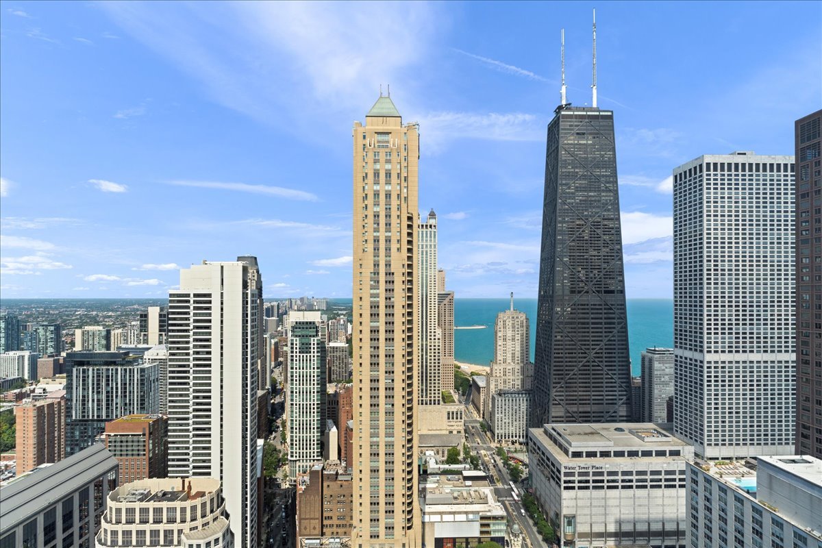 100 E Huron Street Unit: 4703