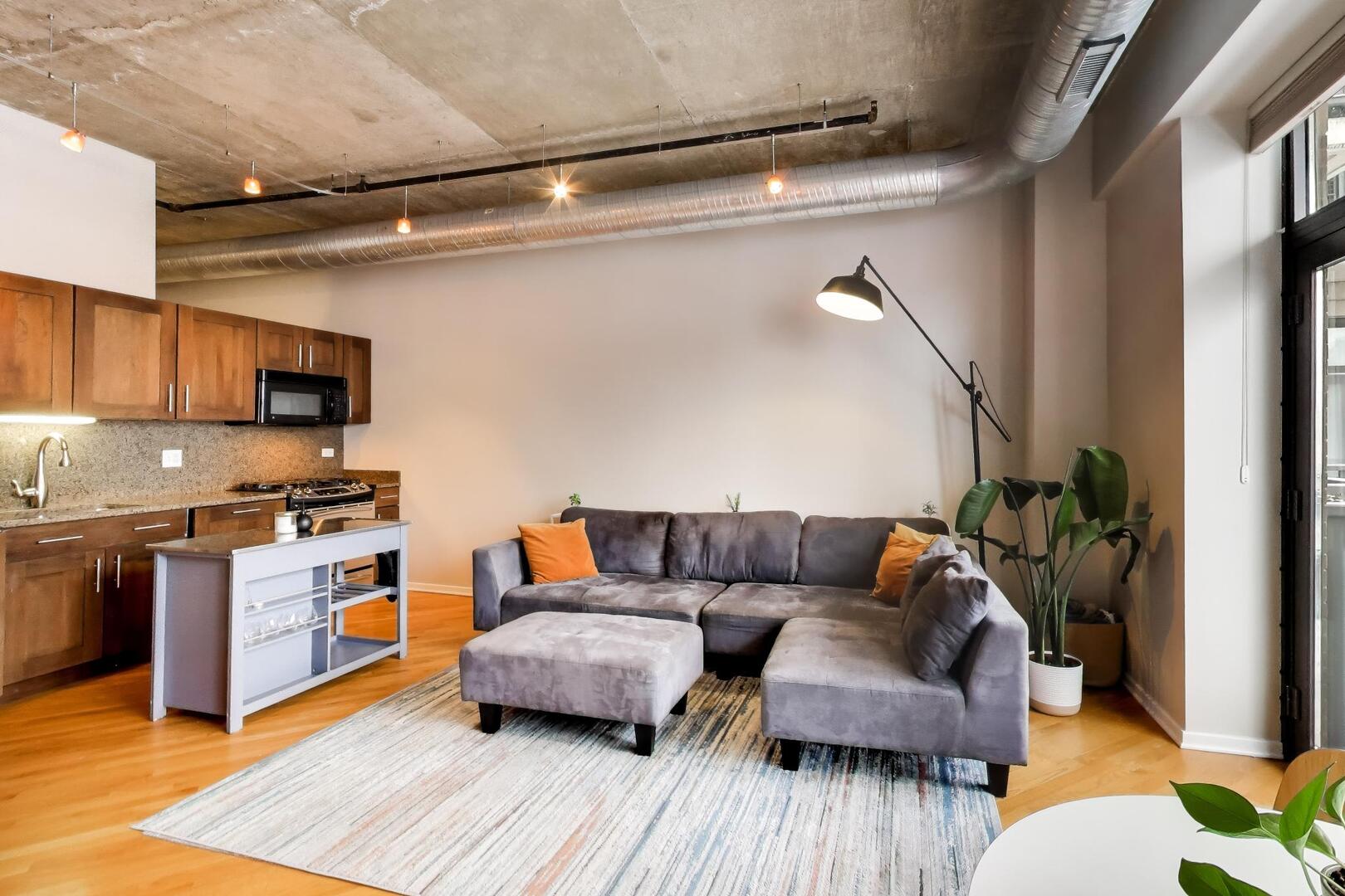 849 N FRANKLIN Street Unit: 1110