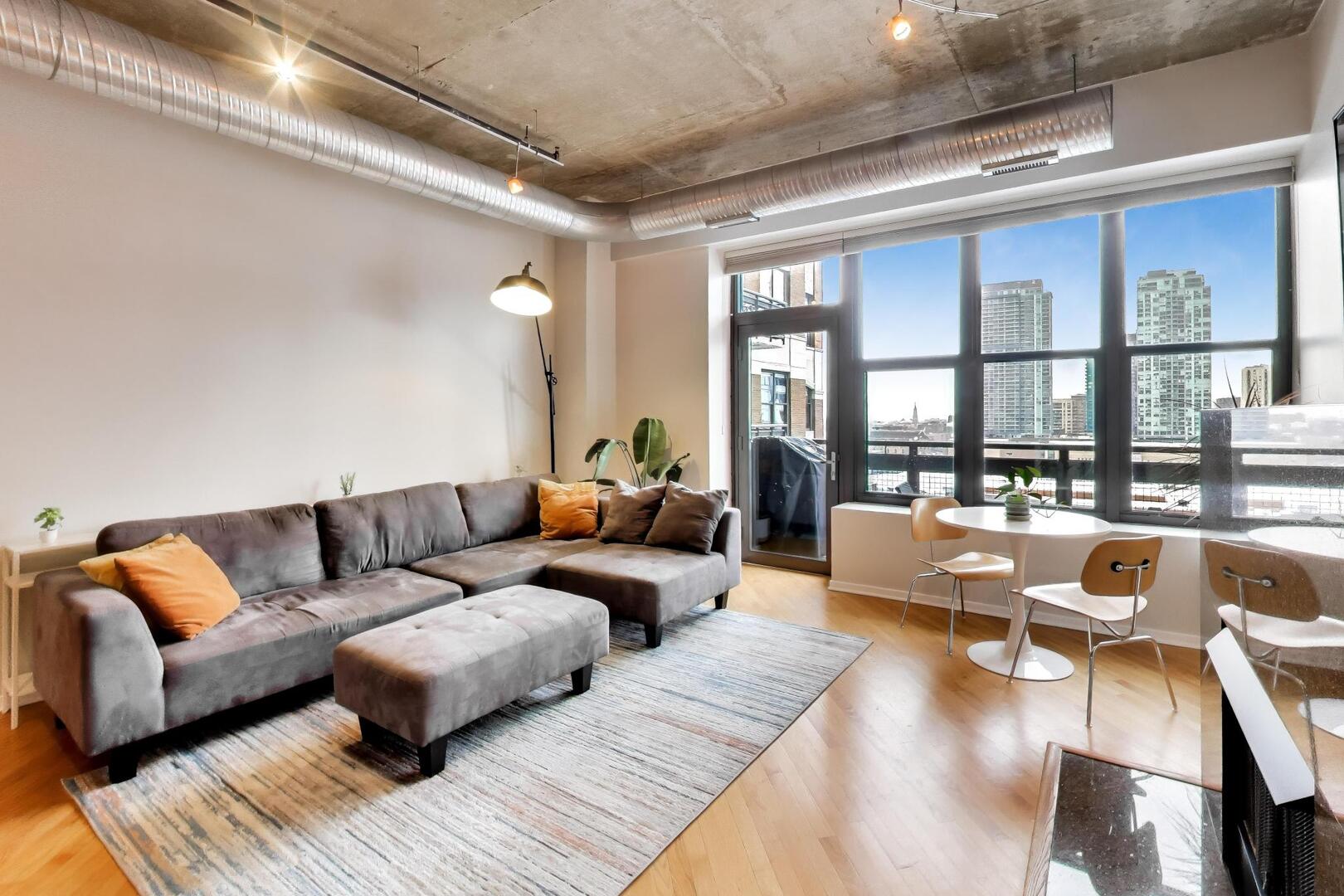 849 N FRANKLIN Street Unit: 1110