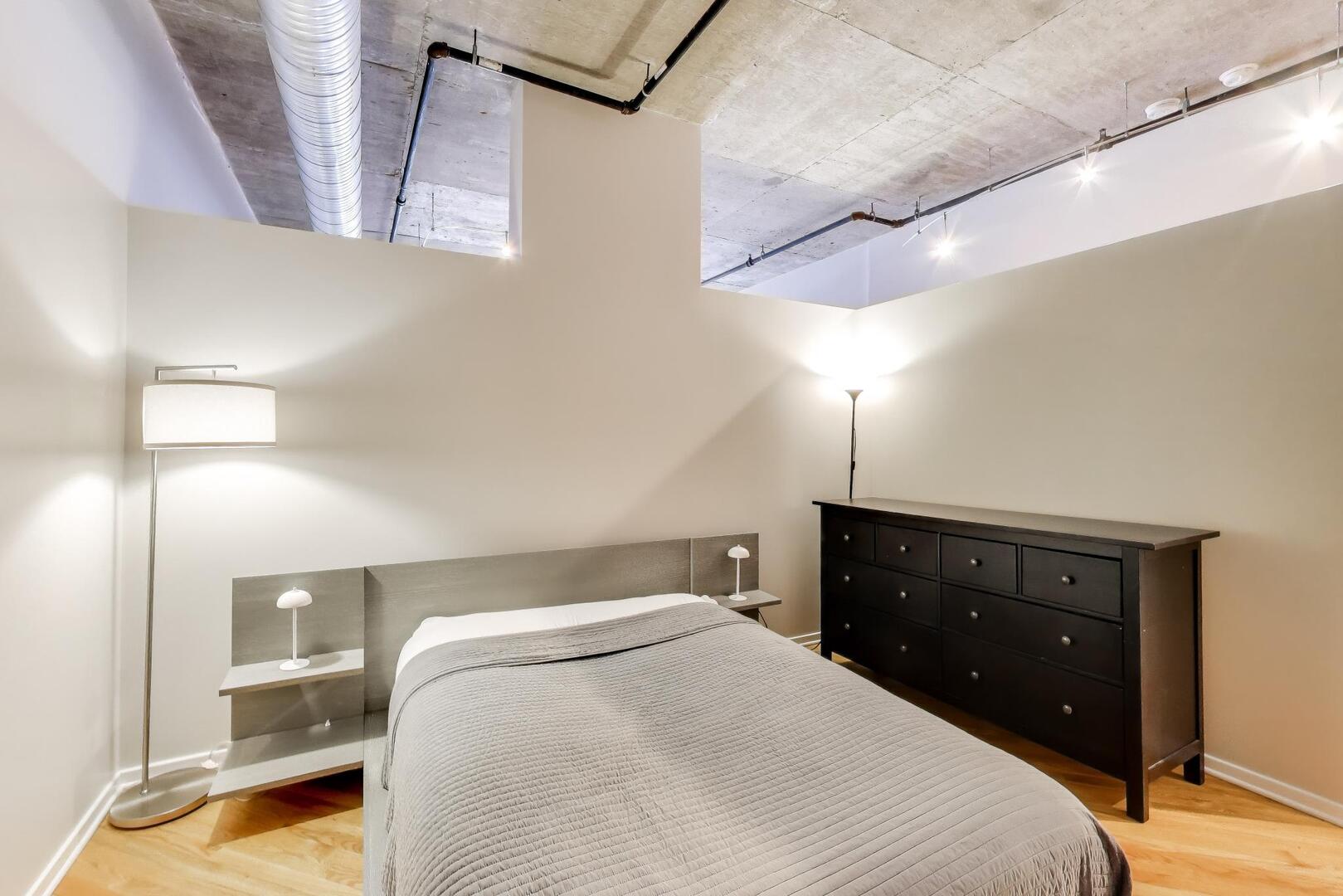 849 N FRANKLIN Street Unit: 1110