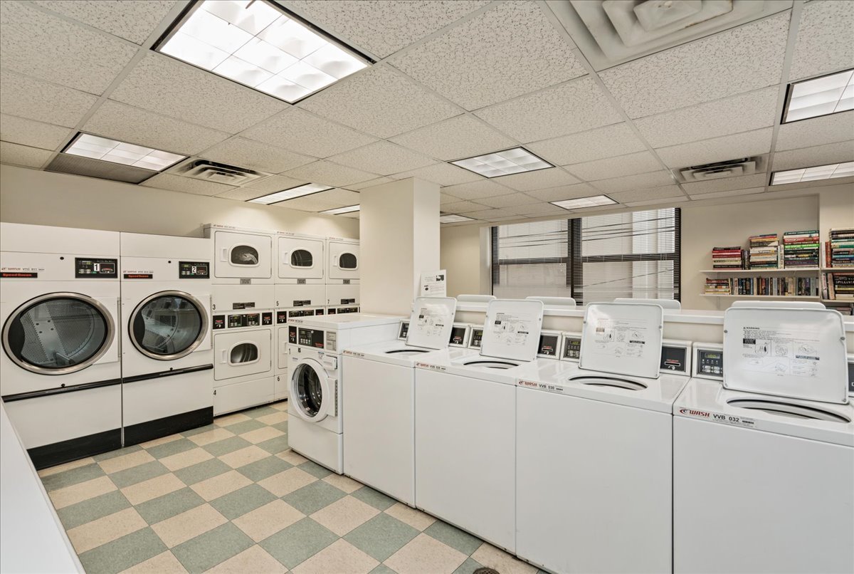 1445 N State Parkway Unit: 2103