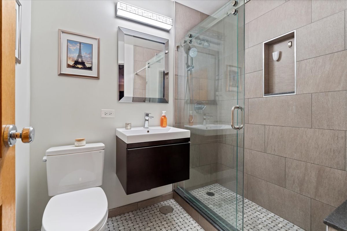 1445 N State Parkway Unit: 2103