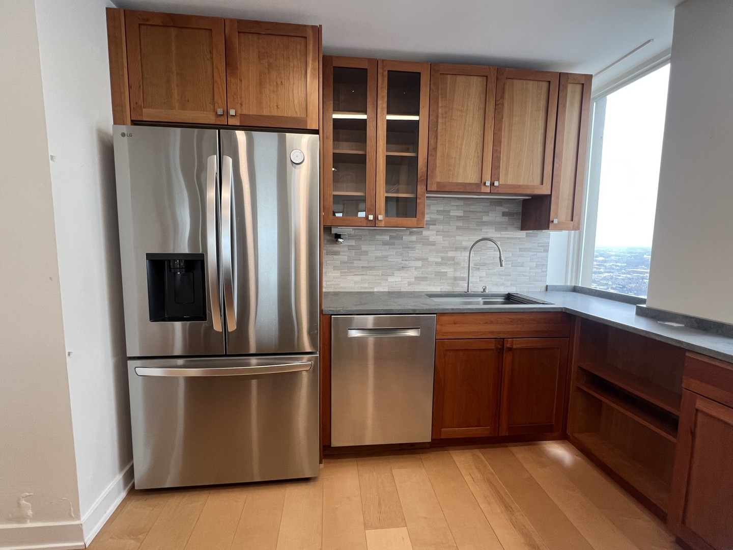 1660 N LaSalle Drive Unit: 2711