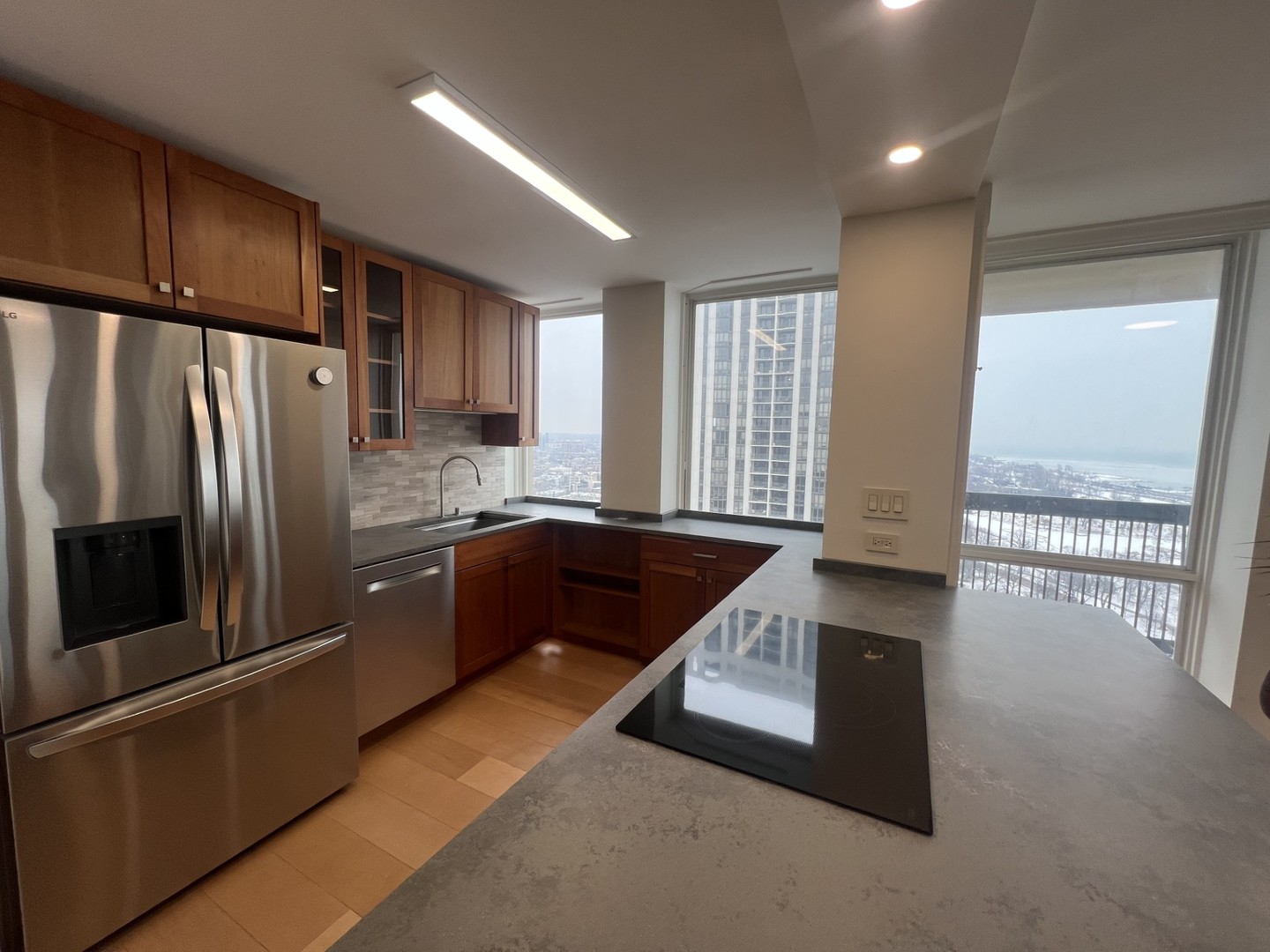 1660 N LaSalle Drive Unit: 2711