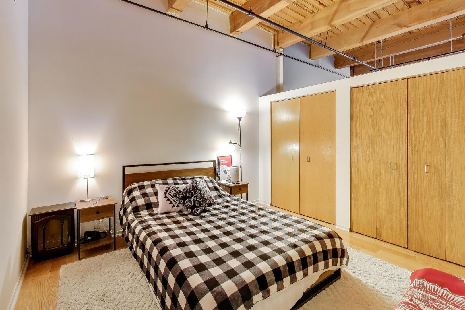 1250 W Van Buren Street Unit: 607