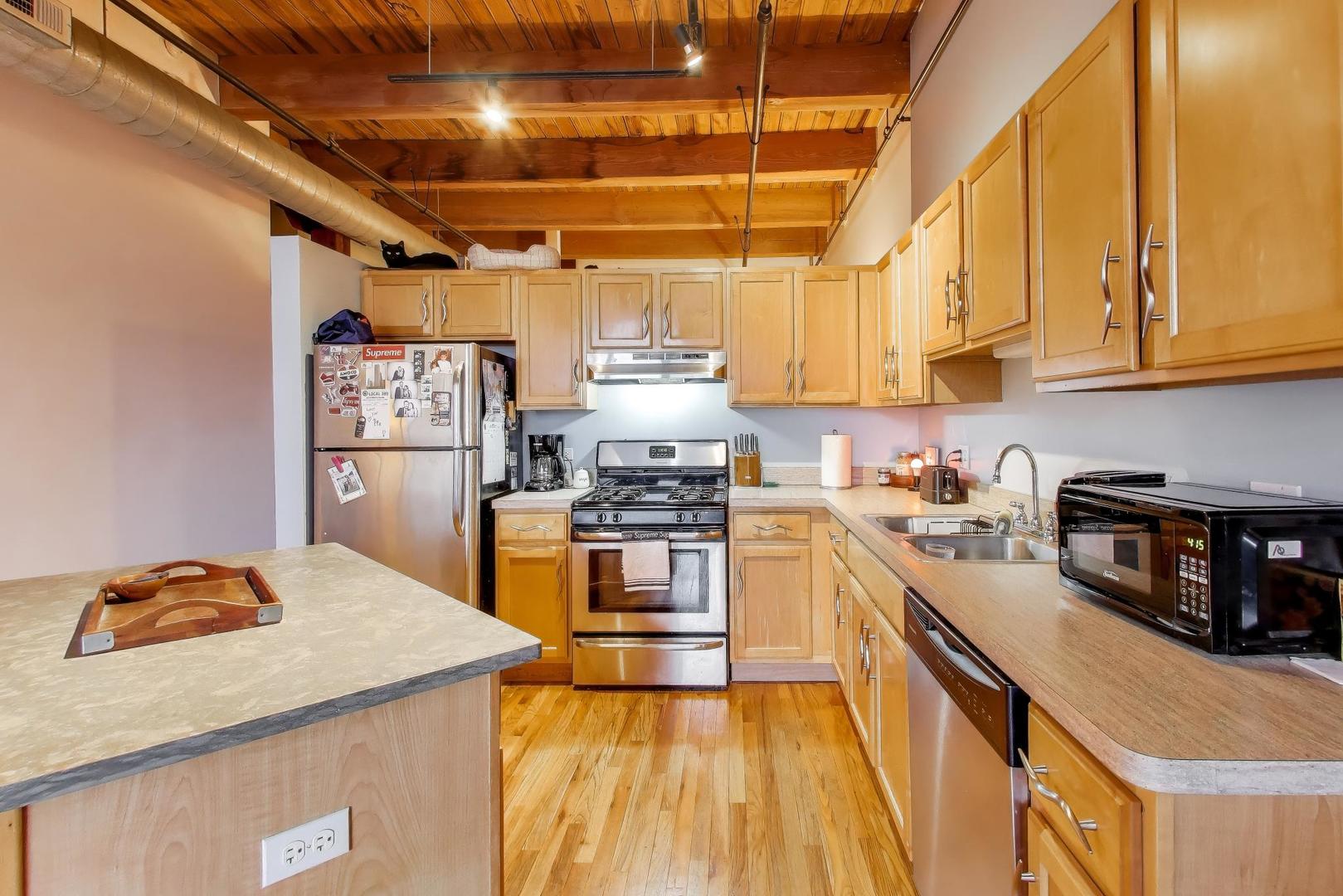 1250 W Van Buren Street Unit: 607