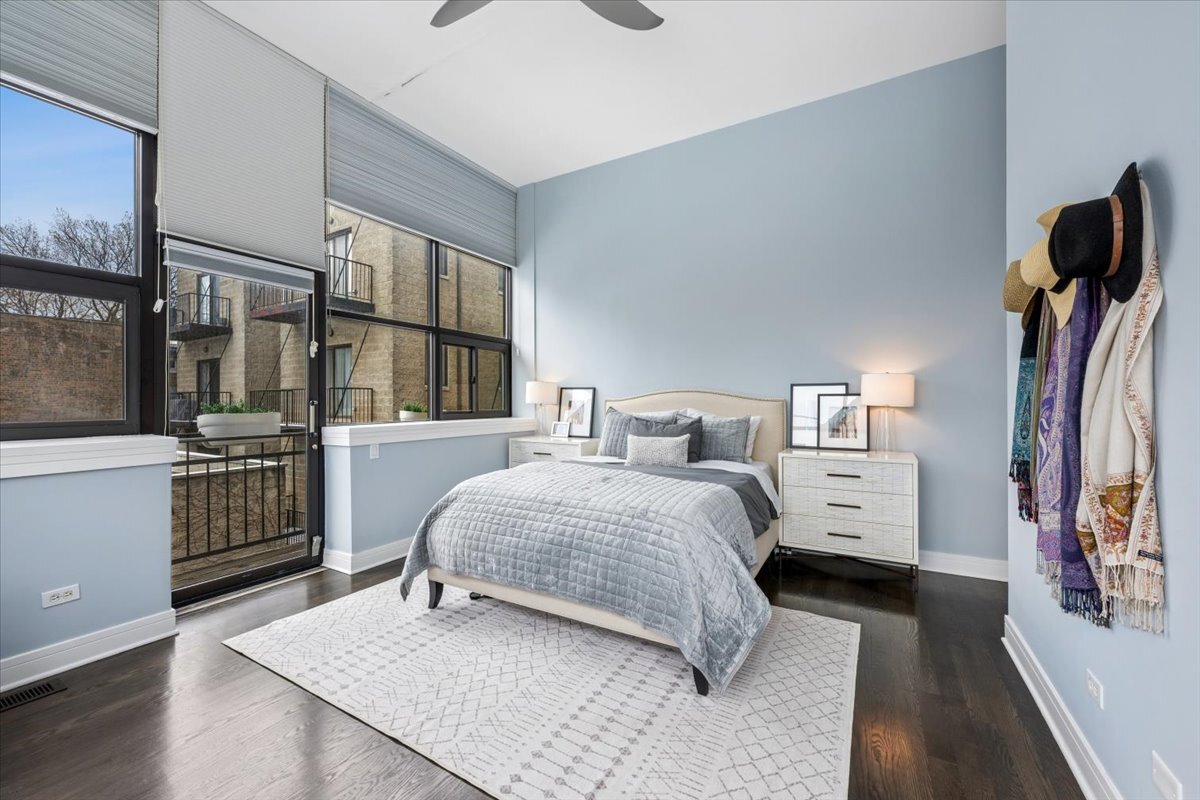 1137 N WOOD Street Unit: 1H