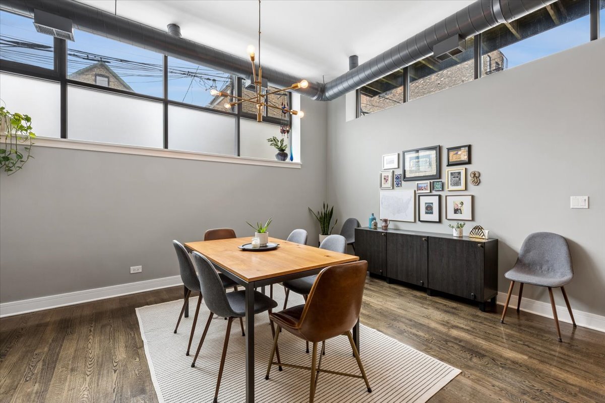 1137 N WOOD Street Unit: 1H