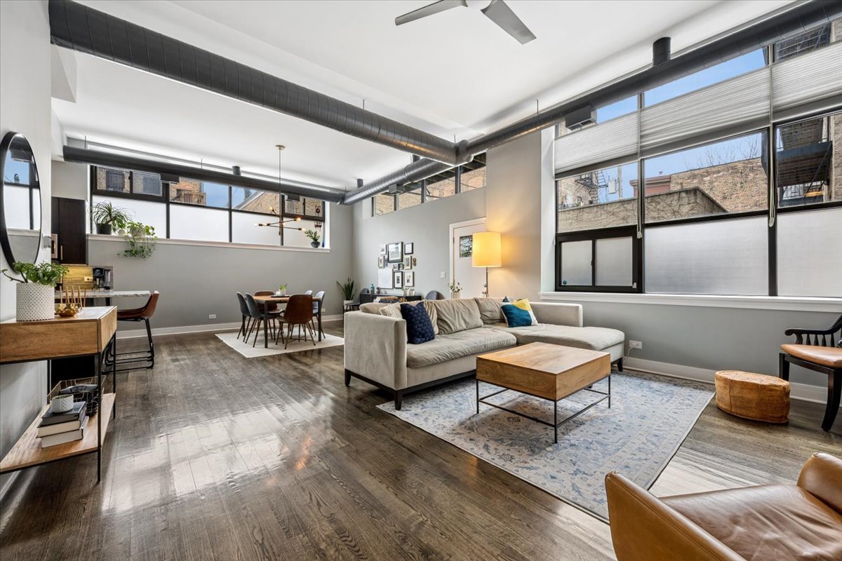 1137 N WOOD Street Unit: 1H