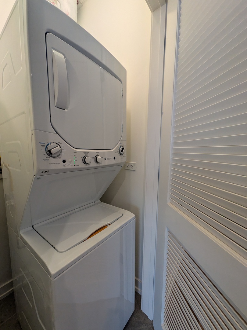 4513 N CLARK Street Unit: 503