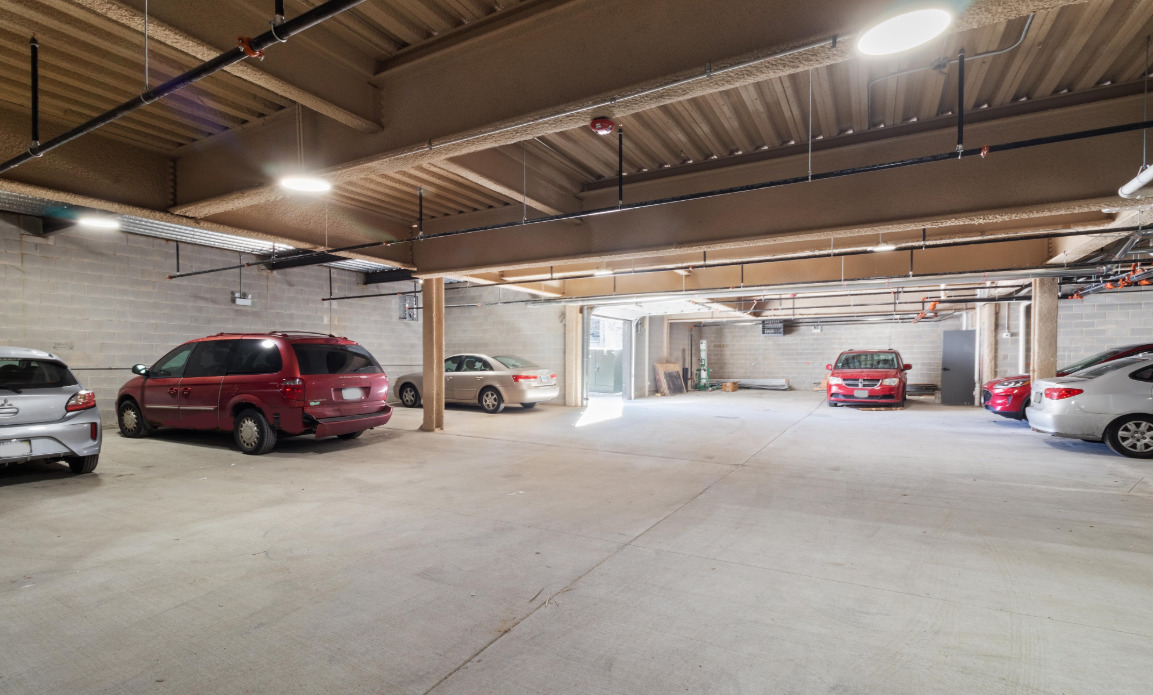 4513 N CLARK Street Unit: 503